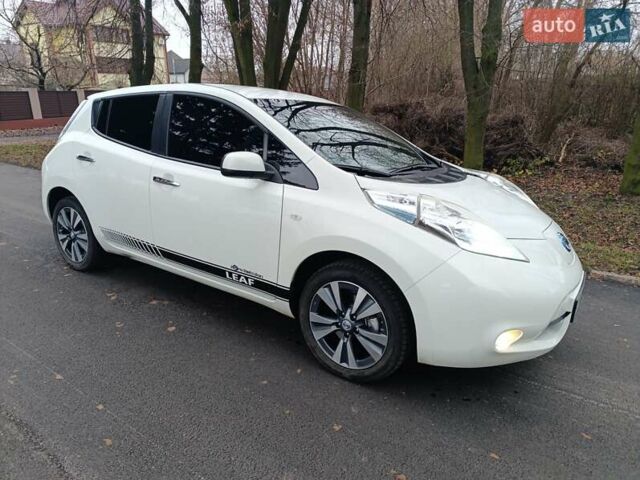 Белый Ниссан Лиф, объемом двигателя 0 л и пробегом 67 тыс. км за 7500 $, фото 51 на Automoto.ua