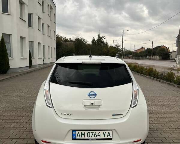 Белый Ниссан Лиф, объемом двигателя 0 л и пробегом 91 тыс. км за 8700 $, фото 5 на Automoto.ua