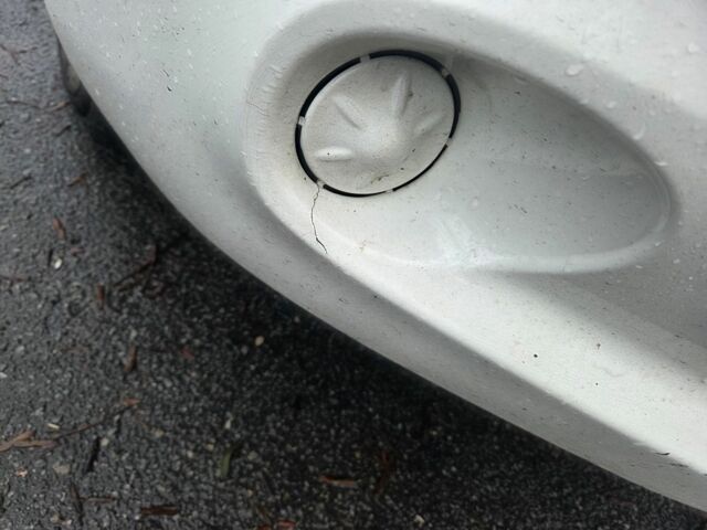 Белый Ниссан Лиф, объемом двигателя 0 л и пробегом 136 тыс. км за 7000 $, фото 1 на Automoto.ua