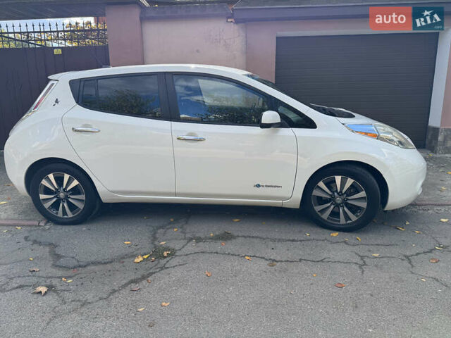 Білий Ніссан Ліф, об'ємом двигуна 0 л та пробігом 93 тис. км за 7900 $, фото 3 на Automoto.ua