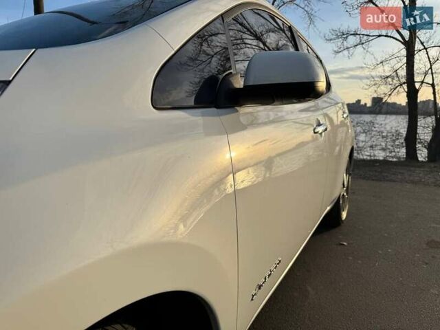 Белый Ниссан Лиф, объемом двигателя 0 л и пробегом 142 тыс. км за 8100 $, фото 8 на Automoto.ua