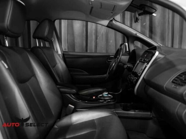 Белый Ниссан Лиф, объемом двигателя 0 л и пробегом 115 тыс. км за 7100 $, фото 6 на Automoto.ua