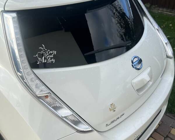 Білий Ніссан Ліф, об'ємом двигуна 0 л та пробігом 89 тис. км за 9500 $, фото 8 на Automoto.ua