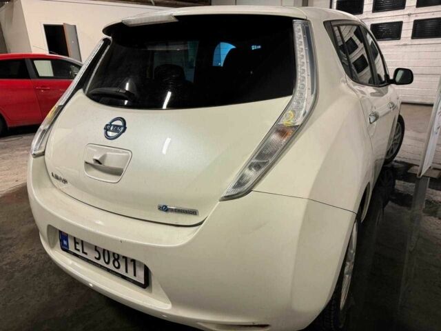 Білий Ніссан Ліф, об'ємом двигуна 0 л та пробігом 116 тис. км за 5300 $, фото 3 на Automoto.ua
