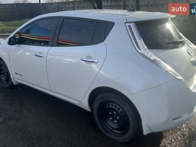 Білий Ніссан Ліф, об'ємом двигуна 0 л та пробігом 95 тис. км за 5999 $, фото 13 на Automoto.ua