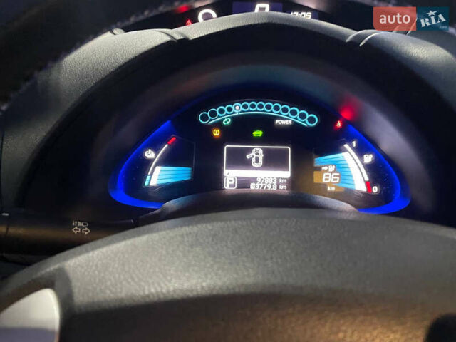 Білий Ніссан Ліф, об'ємом двигуна 0 л та пробігом 100 тис. км за 7100 $, фото 11 на Automoto.ua