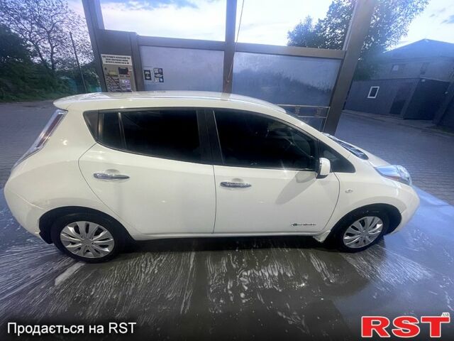 Білий Ніссан Ліф, об'ємом двигуна 80 л та пробігом 191 тис. км за 7000 $, фото 2 на Automoto.ua