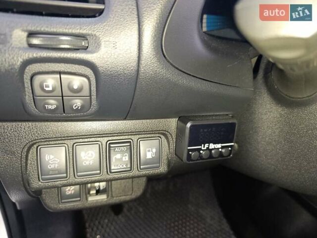 Белый Ниссан Лиф, объемом двигателя 0 л и пробегом 67 тыс. км за 7500 $, фото 30 на Automoto.ua