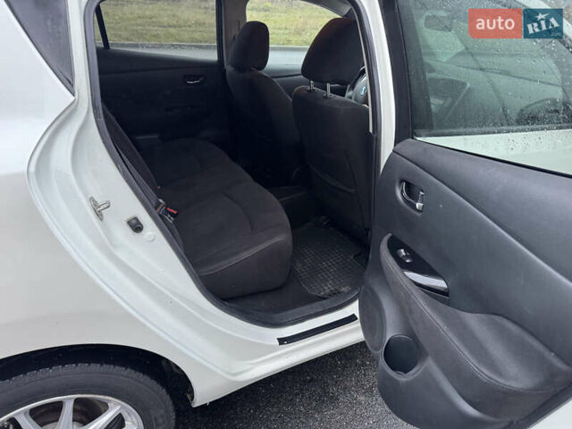 Белый Ниссан Лиф, объемом двигателя 0 л и пробегом 121 тыс. км за 6900 $, фото 17 на Automoto.ua