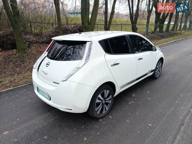 Белый Ниссан Лиф, объемом двигателя 0 л и пробегом 67 тыс. км за 7500 $, фото 41 на Automoto.ua