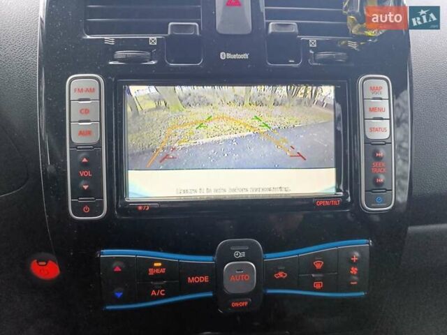 Белый Ниссан Лиф, объемом двигателя 0 л и пробегом 67 тыс. км за 7500 $, фото 5 на Automoto.ua