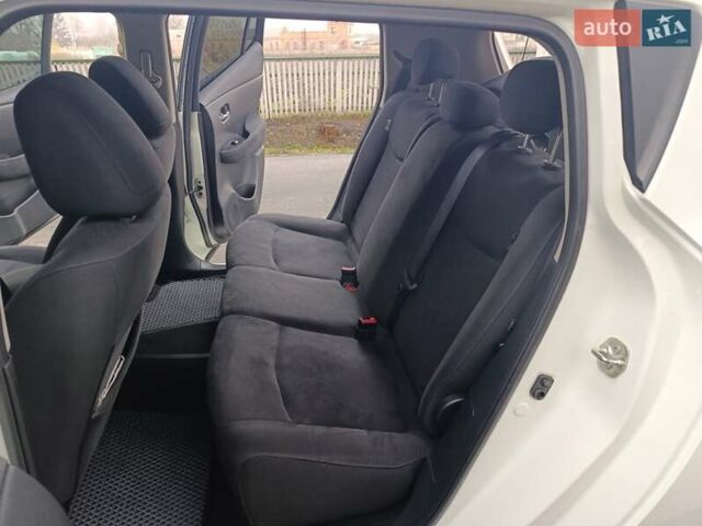 Белый Ниссан Лиф, объемом двигателя 0 л и пробегом 67 тыс. км за 7500 $, фото 26 на Automoto.ua