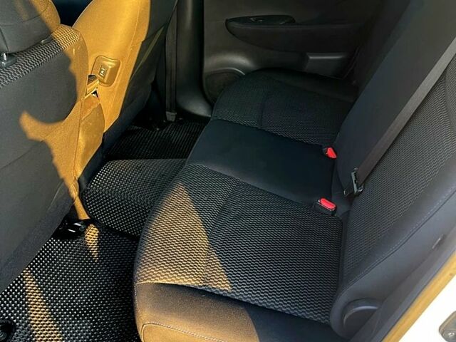 Білий Ніссан Ліф, об'ємом двигуна 80 л та пробігом 120 тис. км за 6800 $, фото 11 на Automoto.ua