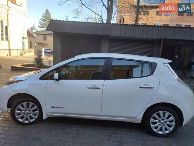 Белый Ниссан Лиф, объемом двигателя 0 л и пробегом 82 тыс. км за 13200 $, фото 1 на Automoto.ua