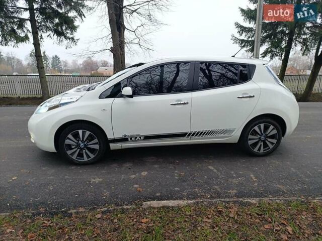 Белый Ниссан Лиф, объемом двигателя 0 л и пробегом 67 тыс. км за 7500 $, фото 25 на Automoto.ua