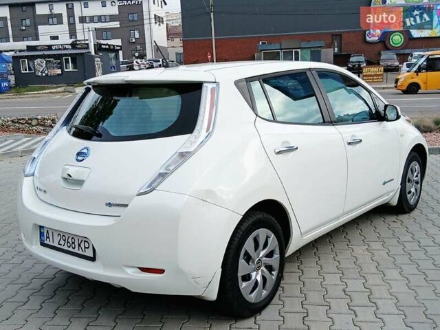 Белый Ниссан Лиф, объемом двигателя 0 л и пробегом 59 тыс. км за 5300 $, фото 2 на Automoto.ua