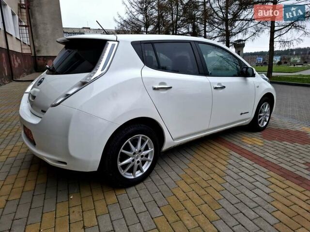 Белый Ниссан Лиф, объемом двигателя 0 л и пробегом 119 тыс. км за 6500 $, фото 10 на Automoto.ua