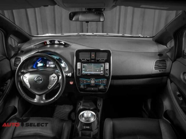 Белый Ниссан Лиф, объемом двигателя 0 л и пробегом 115 тыс. км за 7100 $, фото 8 на Automoto.ua