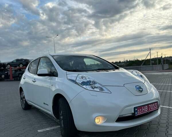 Білий Ніссан Ліф, об'ємом двигуна 0 л та пробігом 156 тис. км за 6899 $, фото 16 на Automoto.ua