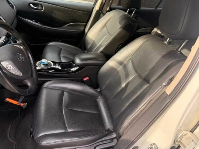 Белый Ниссан Лиф, объемом двигателя 0 л и пробегом 77 тыс. км за 1800 $, фото 8 на Automoto.ua