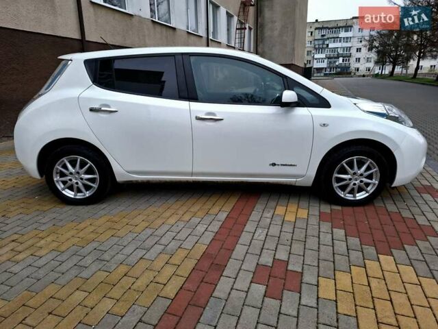 Белый Ниссан Лиф, объемом двигателя 0 л и пробегом 119 тыс. км за 6500 $, фото 9 на Automoto.ua