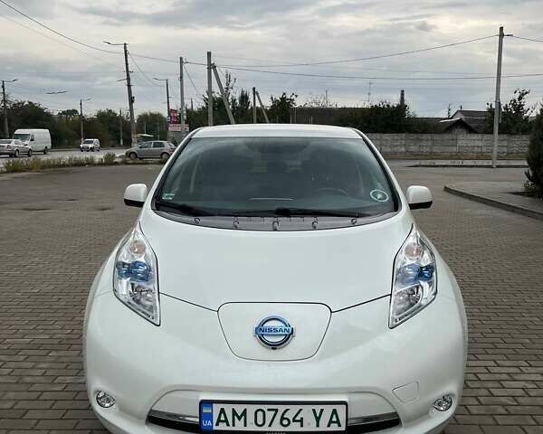 Белый Ниссан Лиф, объемом двигателя 0 л и пробегом 91 тыс. км за 8700 $, фото 1 на Automoto.ua