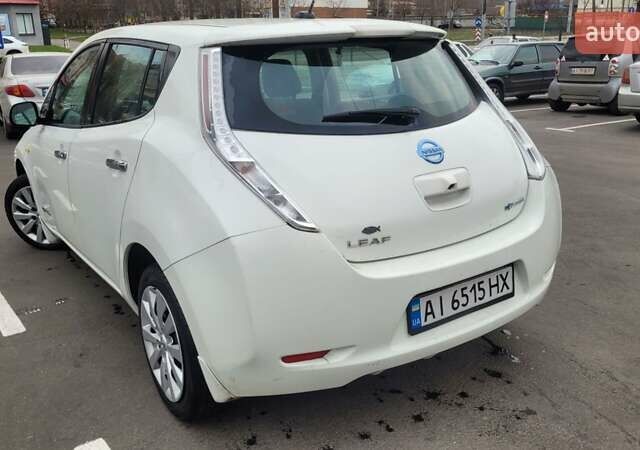 Белый Ниссан Лиф, объемом двигателя 0 л и пробегом 151 тыс. км за 8150 $, фото 6 на Automoto.ua