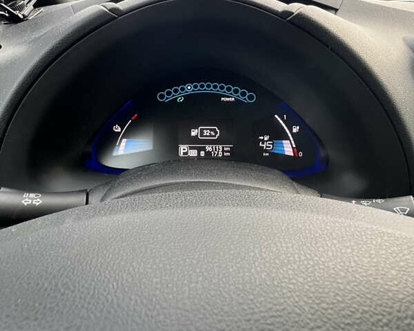 Белый Ниссан Лиф, объемом двигателя 0 л и пробегом 96 тыс. км за 8200 $, фото 13 на Automoto.ua