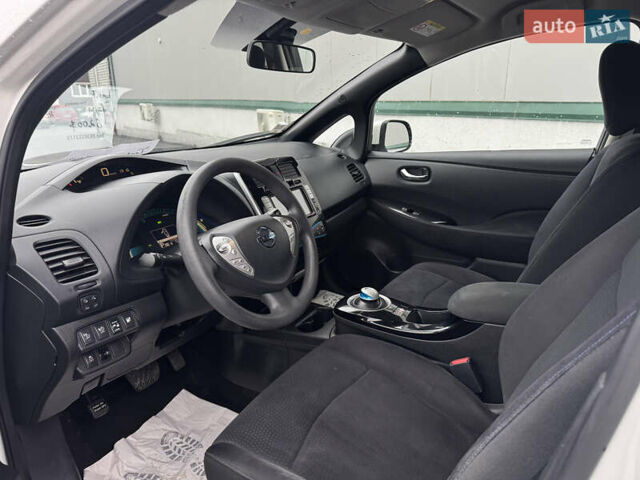 Белый Ниссан Лиф, объемом двигателя 0 л и пробегом 110 тыс. км за 6500 $, фото 8 на Automoto.ua