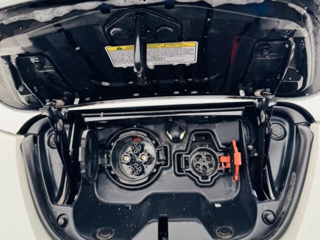 Білий Ніссан Ліф, об'ємом двигуна 0 л та пробігом 126 тис. км за 6500 $, фото 13 на Automoto.ua