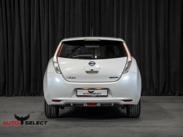 Белый Ниссан Лиф, объемом двигателя 0 л и пробегом 115 тыс. км за 7100 $, фото 4 на Automoto.ua