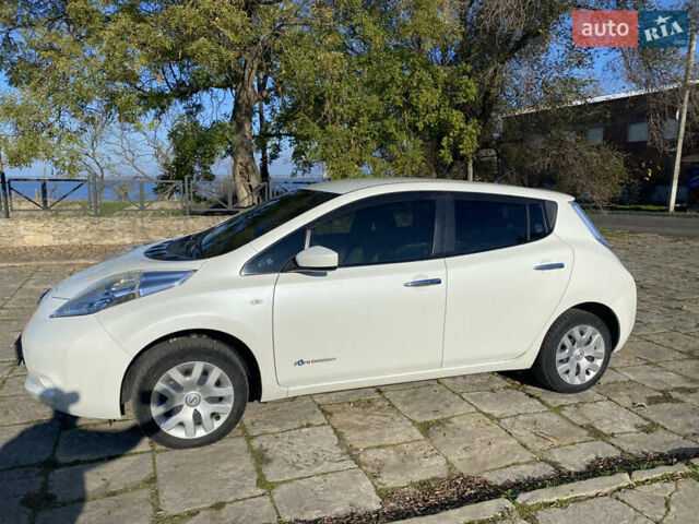 Білий Ніссан Ліф, об'ємом двигуна 0 л та пробігом 53 тис. км за 7700 $, фото 3 на Automoto.ua