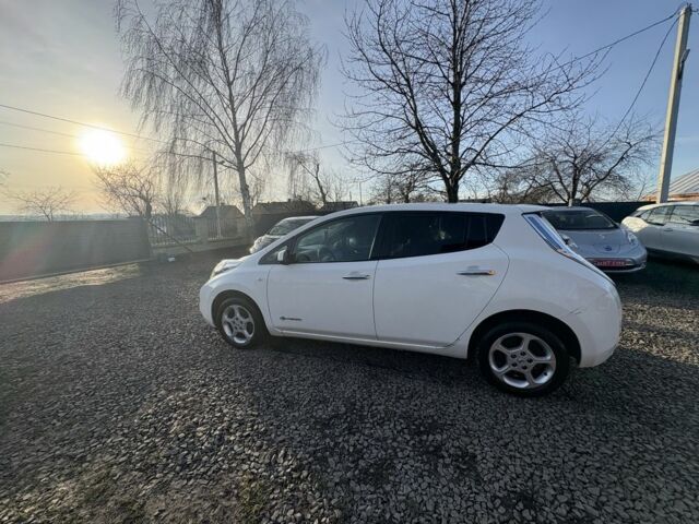 Белый Ниссан Лиф, объемом двигателя 0 л и пробегом 154 тыс. км за 6500 $, фото 15 на Automoto.ua