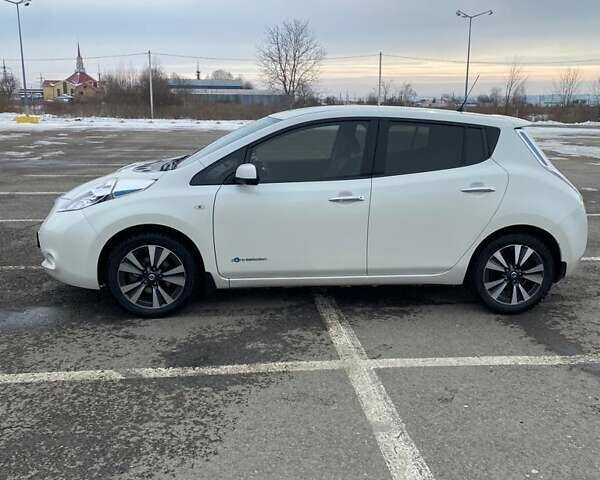 Белый Ниссан Лиф, объемом двигателя 0 л и пробегом 110 тыс. км за 14500 $, фото 2 на Automoto.ua