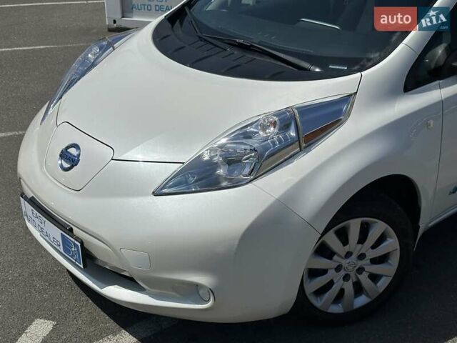 Білий Ніссан Ліф, об'ємом двигуна 0 л та пробігом 114 тис. км за 6690 $, фото 8 на Automoto.ua