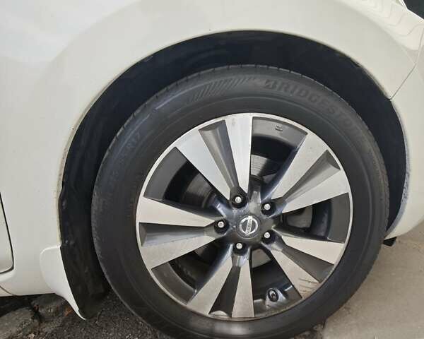 Белый Ниссан Лиф, объемом двигателя 0 л и пробегом 166 тыс. км за 7000 $, фото 20 на Automoto.ua