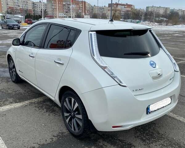 Белый Ниссан Лиф, объемом двигателя 0 л и пробегом 110 тыс. км за 14500 $, фото 3 на Automoto.ua