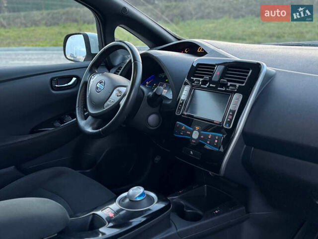 Белый Ниссан Лиф, объемом двигателя 0 л и пробегом 91 тыс. км за 7400 $, фото 11 на Automoto.ua