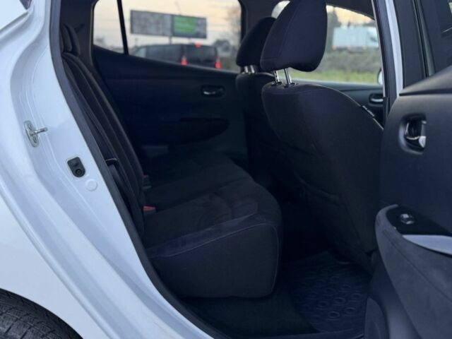 Белый Ниссан Лиф, объемом двигателя 0 л и пробегом 91 тыс. км за 7400 $, фото 12 на Automoto.ua