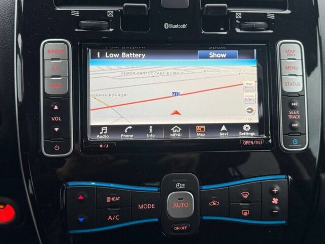 Білий Ніссан Ліф, об'ємом двигуна 0 л та пробігом 125 тис. км за 7400 $, фото 18 на Automoto.ua