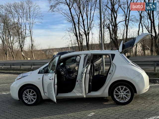 Белый Ниссан Лиф, объемом двигателя 0 л и пробегом 91 тыс. км за 6999 $, фото 32 на Automoto.ua