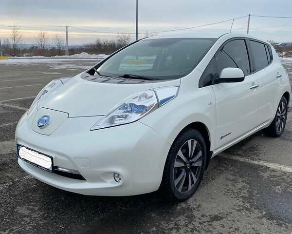 Белый Ниссан Лиф, объемом двигателя 0 л и пробегом 110 тыс. км за 14500 $, фото 1 на Automoto.ua