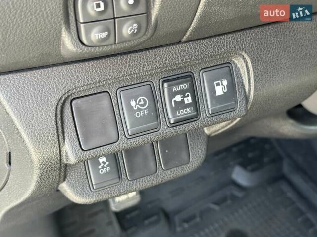 Білий Ніссан Ліф, об'ємом двигуна 0 л та пробігом 114 тис. км за 6690 $, фото 18 на Automoto.ua