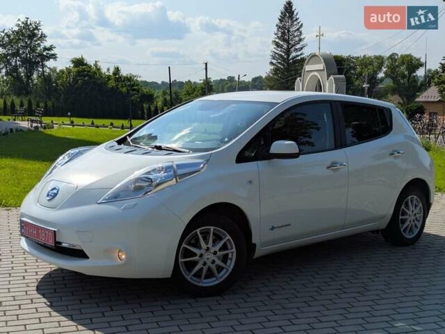 Белый Ниссан Лиф, объемом двигателя 0 л и пробегом 135 тыс. км за 6400 $, фото 10 на Automoto.ua