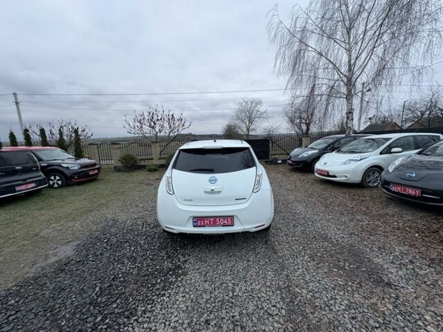 Белый Ниссан Лиф, объемом двигателя 0 л и пробегом 154 тыс. км за 6500 $, фото 14 на Automoto.ua