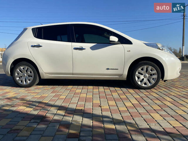 Білий Ніссан Ліф, об'ємом двигуна 0 л та пробігом 53 тис. км за 7700 $, фото 42 на Automoto.ua