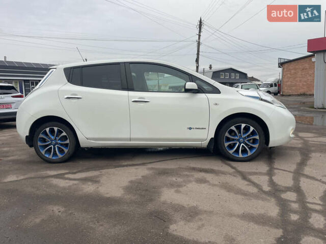 Белый Ниссан Лиф, объемом двигателя 0 л и пробегом 104 тыс. км за 6800 $, фото 5 на Automoto.ua