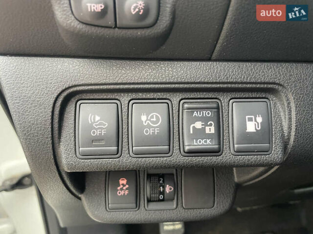 Белый Ниссан Лиф, объемом двигателя 0 л и пробегом 104 тыс. км за 6800 $, фото 13 на Automoto.ua