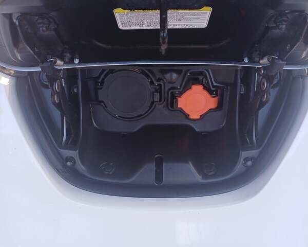 Белый Ниссан Лиф, объемом двигателя 0 л и пробегом 140 тыс. км за 7700 $, фото 6 на Automoto.ua