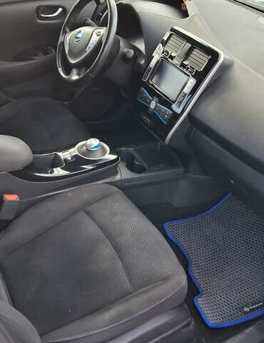 Білий Ніссан Ліф, об'ємом двигуна 0 л та пробігом 103 тис. км за 7999 $, фото 9 на Automoto.ua